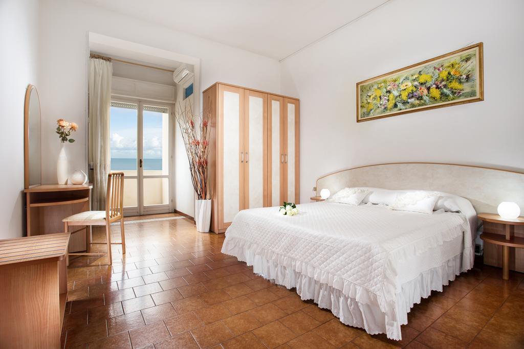 Hotel Continental Gatteo a Mare Room photo